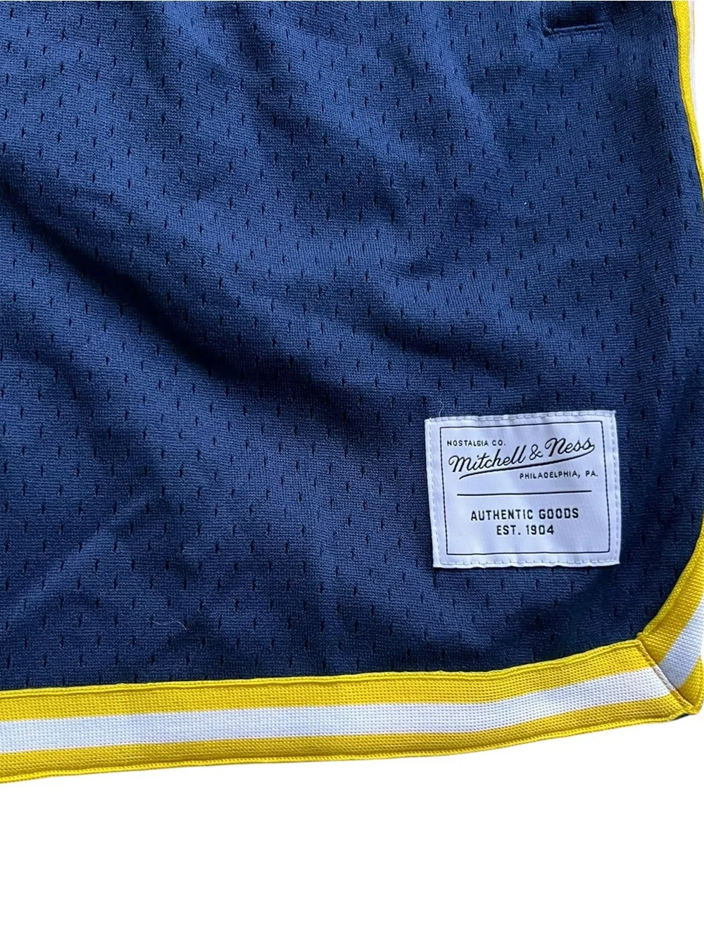 Mitchell & Ness Mesh Basketball Shorts Men’s Size M Athletic Retro